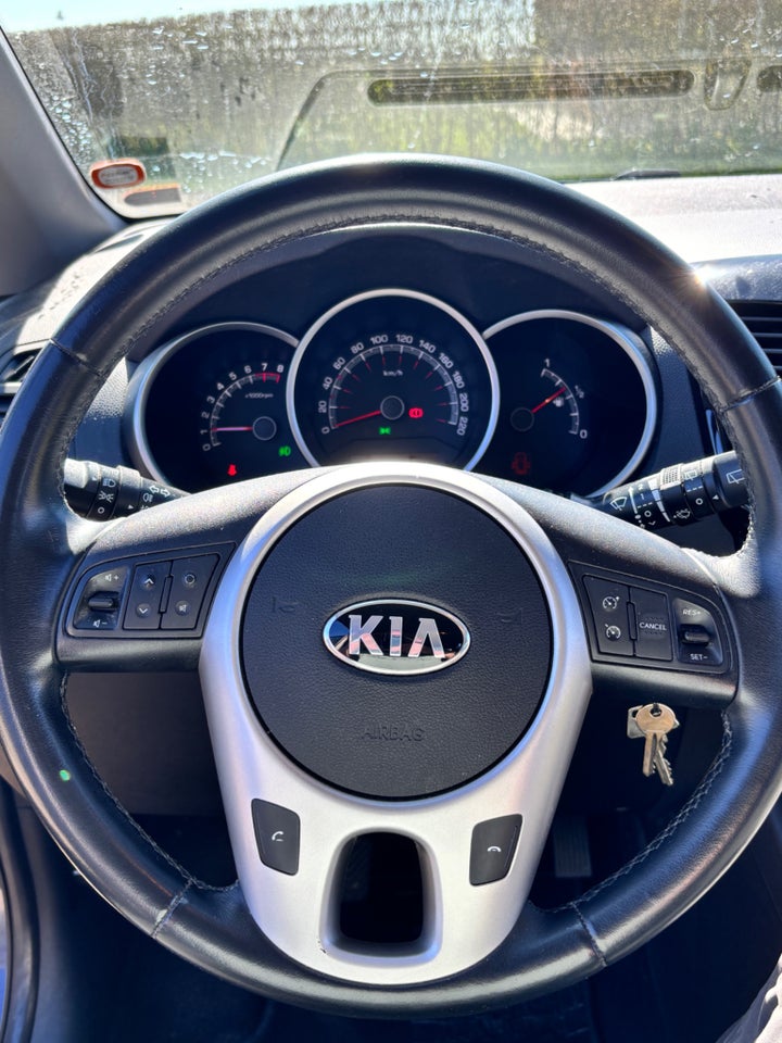 Kia Venga 1,4 CVVT Limited 5d