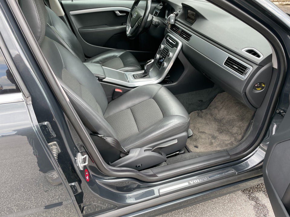 Volvo V70 2,0 T4 190 Momentum aut. 5d