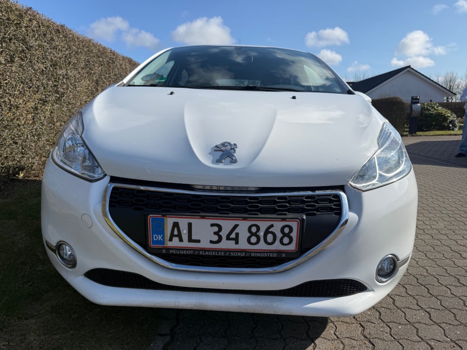 Peugeot 208 1,2 VTi 82 Active Navigator 5d