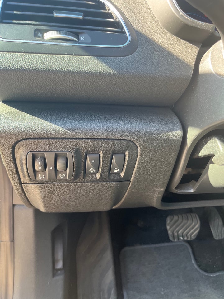 Renault Megane IV 1,6 E-Tech Intens Sport Tourer 5d