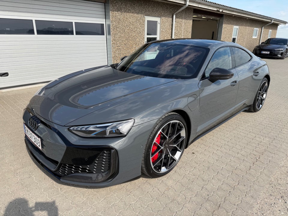 Audi RS e-tron GT quattro 4d