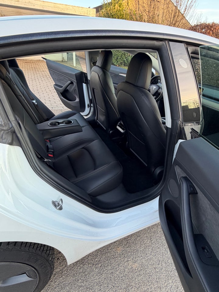 Tesla Model 3 Long Range AWD 4d