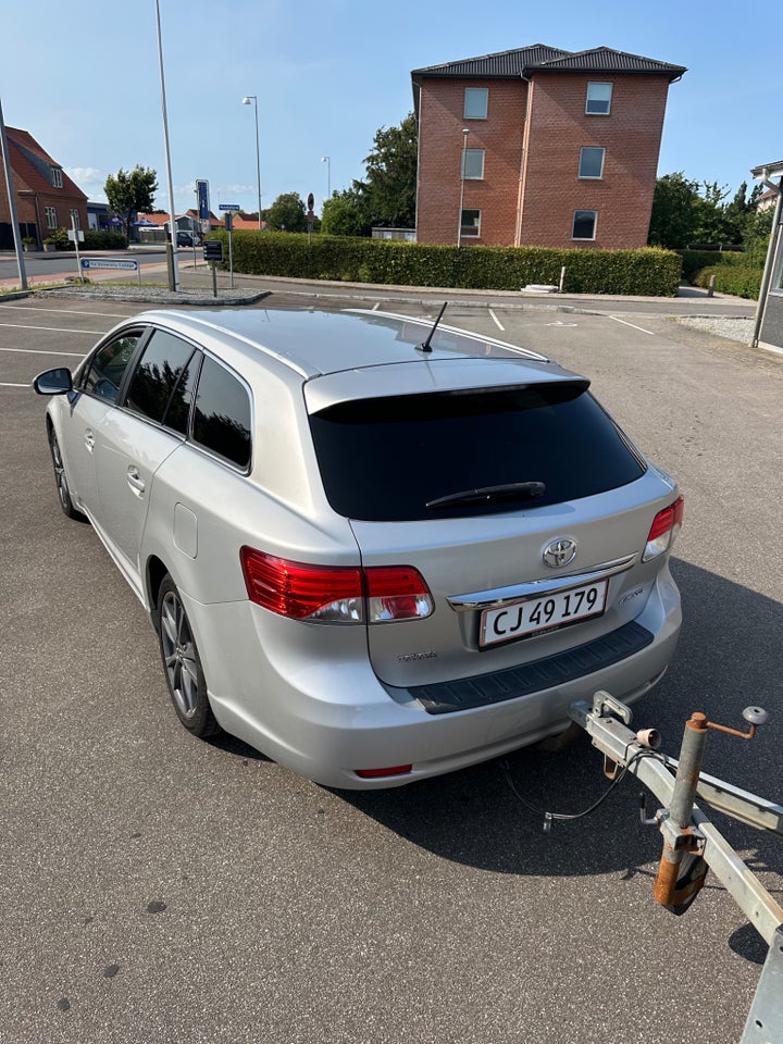 Toyota Avensis 1,8 VVT-i T2 Touch stc. 5d