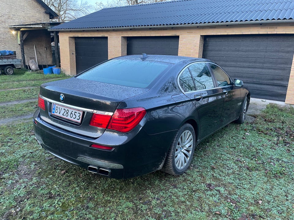 BMW 750i 4,4 aut. 4d