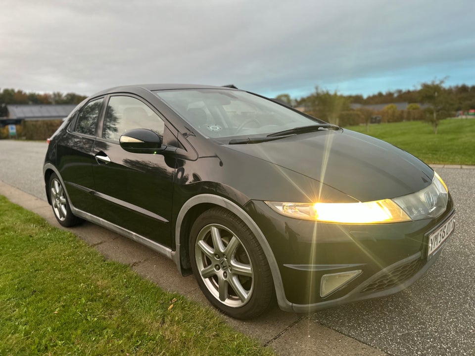Honda Civic 1,8 Sport 5d