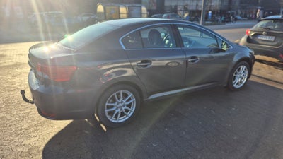 Toyota Avensis 1,8 VVT-i T2 Premium stc. 5d