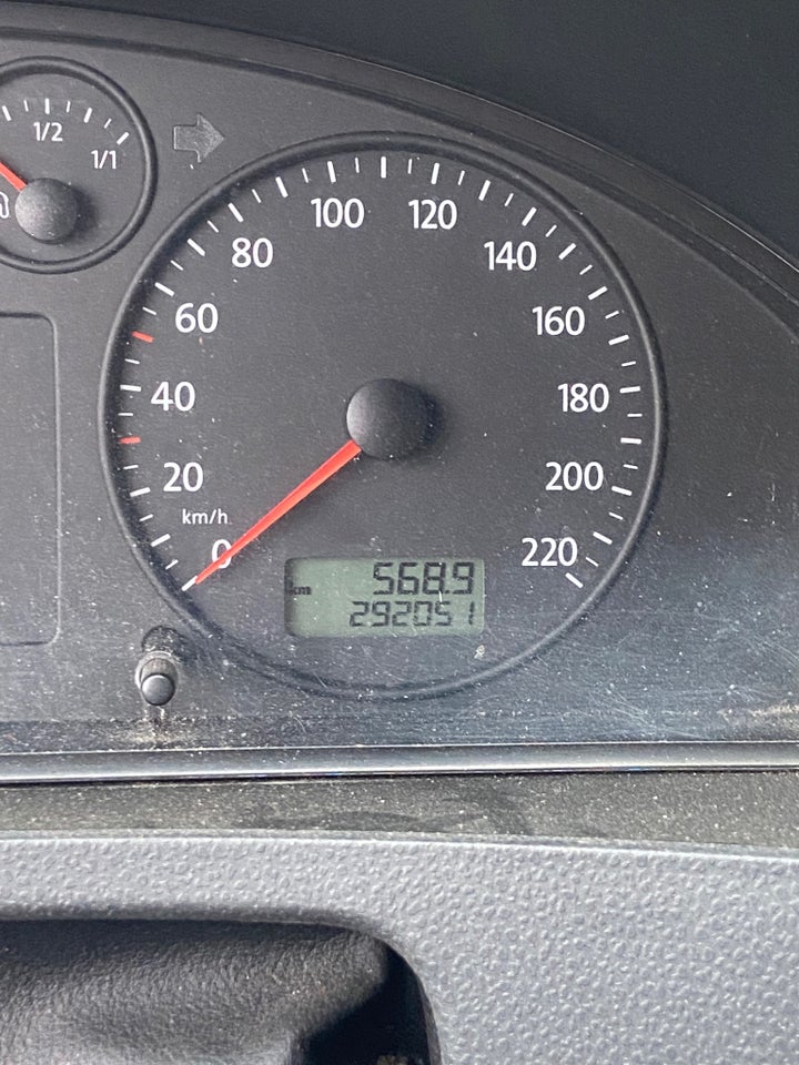 VW Transporter 2,5 TDi 130 Comfortline 5d