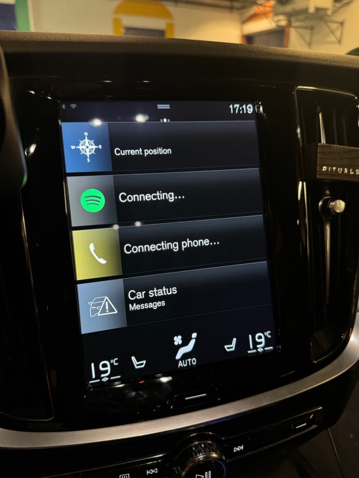 Volvo V60 2,0 D4 190 Momentum aut. 5d