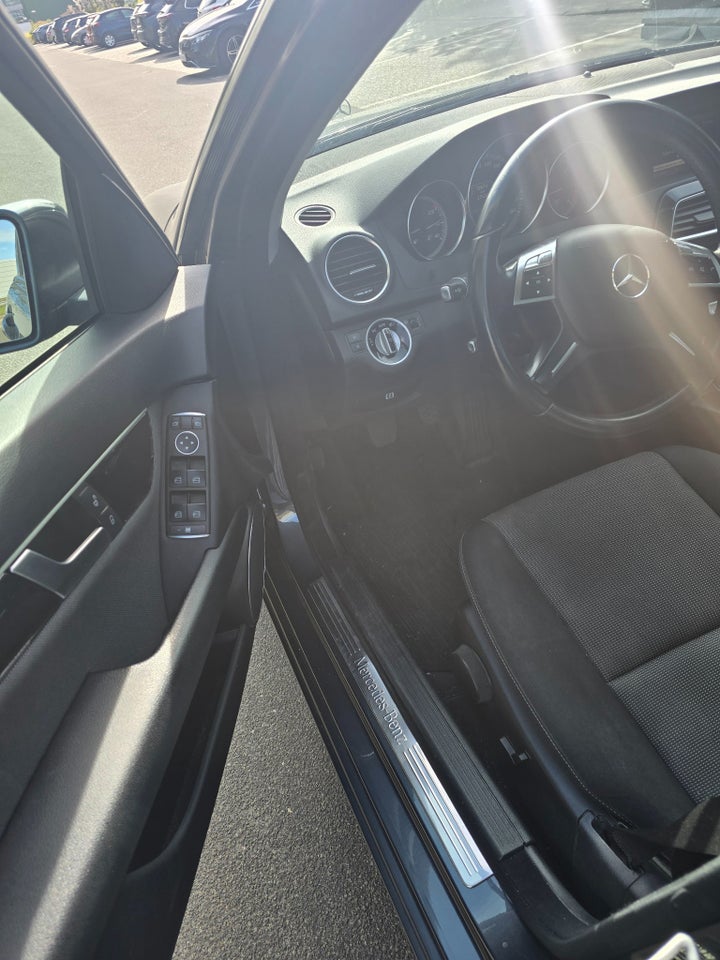 Mercedes C180 2,2 CDi Avantgarde stc. BE 5d