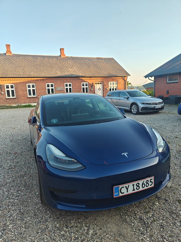 Tesla Model 3 Standard Range+ RWD 4d