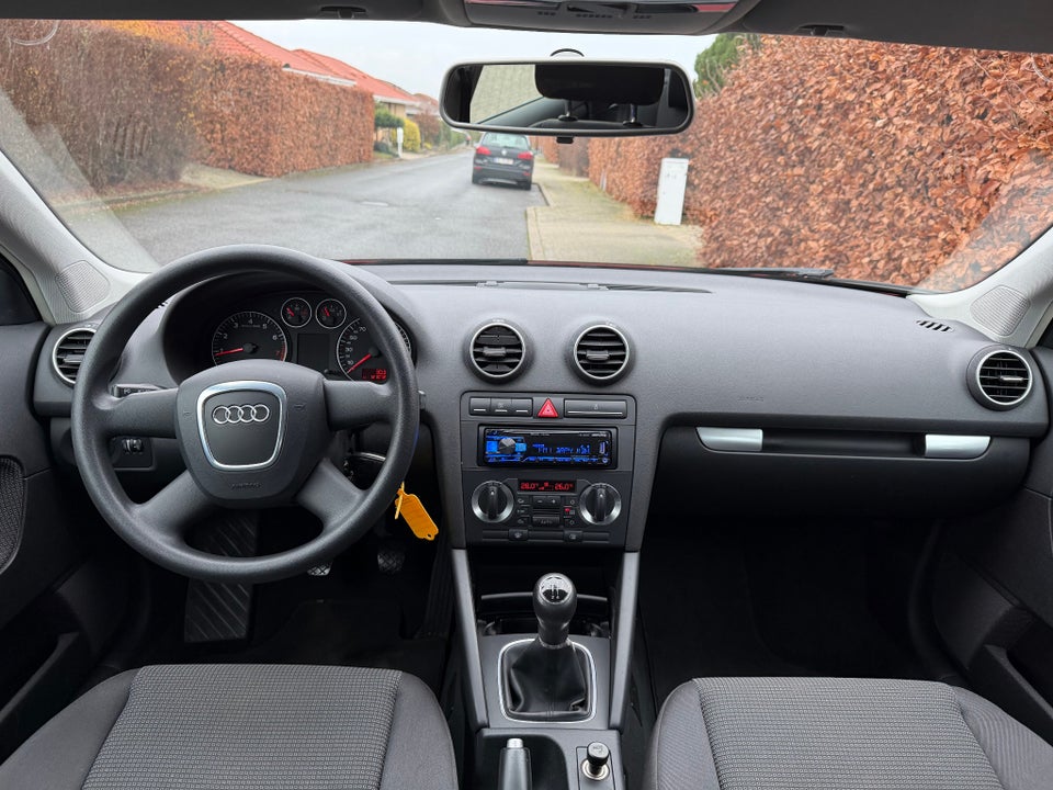 Audi A3 1,6 Ambiente Sportback 5d