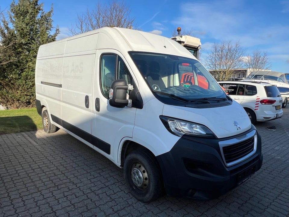 Peugeot Boxer 335 2,2 BlueHDi 140 L3H2 Premium