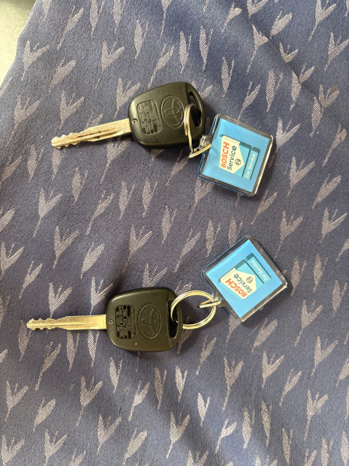 Toyota Corolla 1,6 Terra aut. 5d