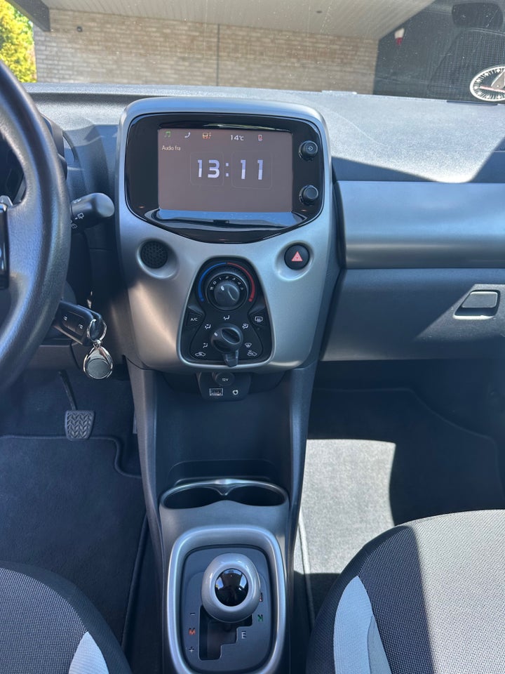 Toyota Aygo 1,0 VVT-i x-press x-shift 5d
