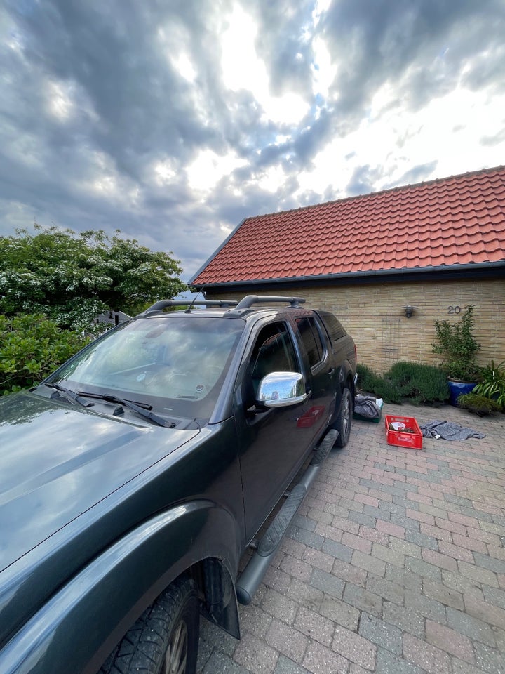Nissan Navara 3,0 dCi 231 Db.Kab LE aut. 4d