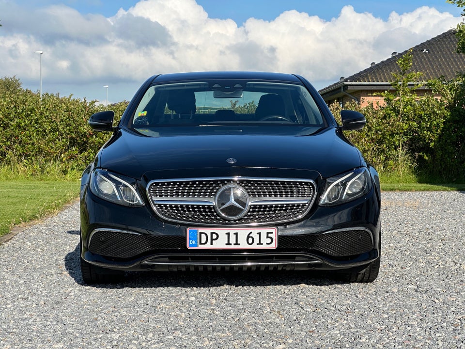 Mercedes E220 d 2,0 AMG Line aut. 4d