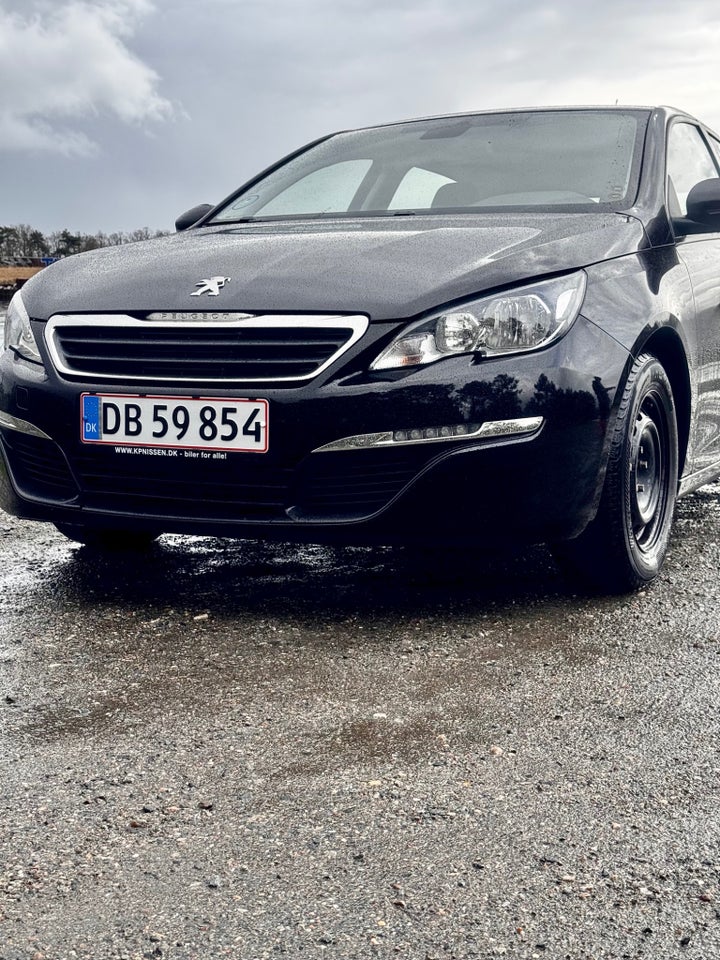 Peugeot 308 1,2 e-THP 110 Active 5d