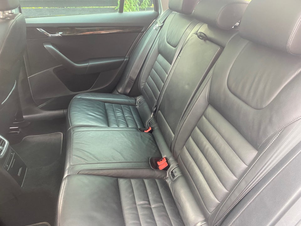 Skoda Octavia 1,8 TSi 180 Elegance Combi DSG 5d