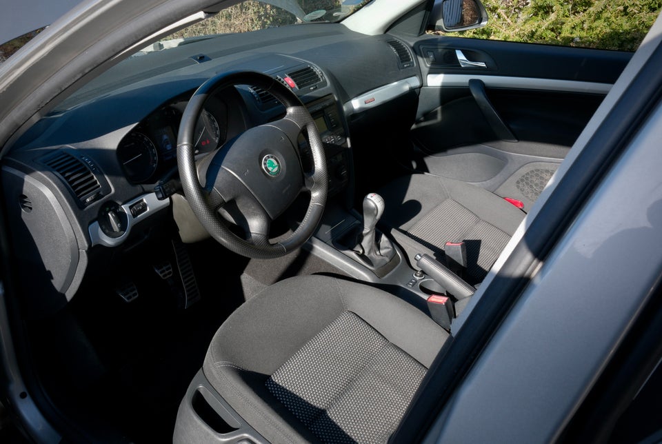 Skoda Octavia Scout 2,0 FSi 4x4 5d