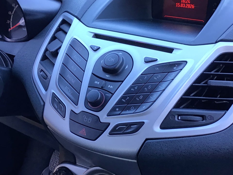 Ford Fiesta 1,25 82 Trend 5d