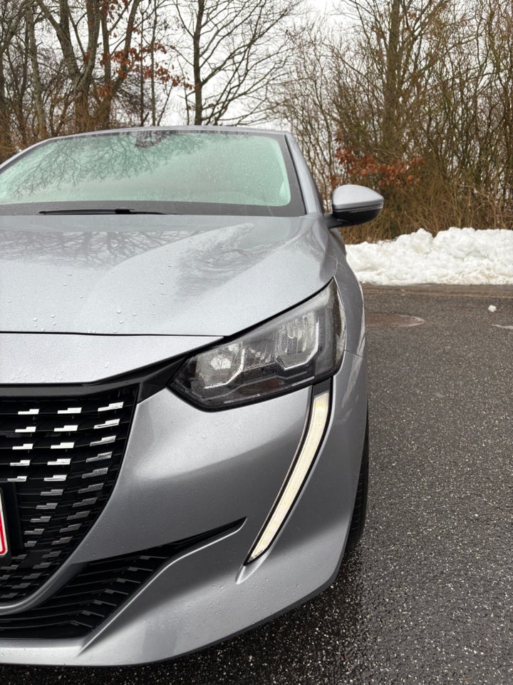 Peugeot 208 1,2 PureTech 100 Evolution EAT8 5d