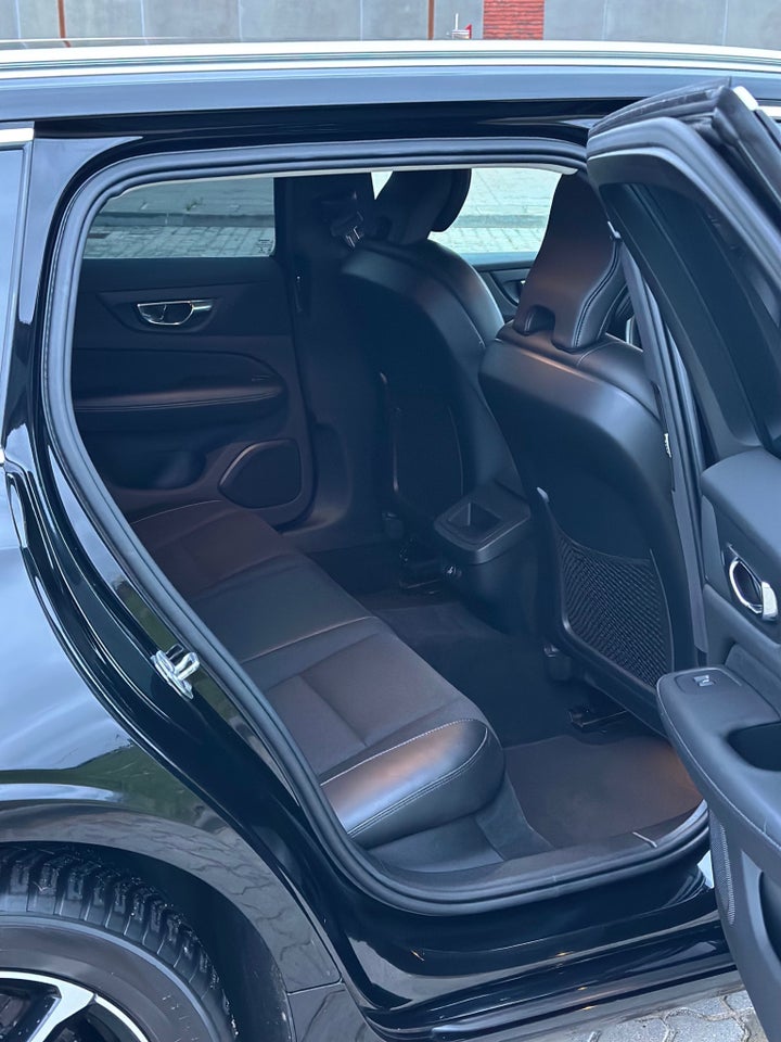 Volvo V60 2,0 T4 190 Momentum aut. 5d