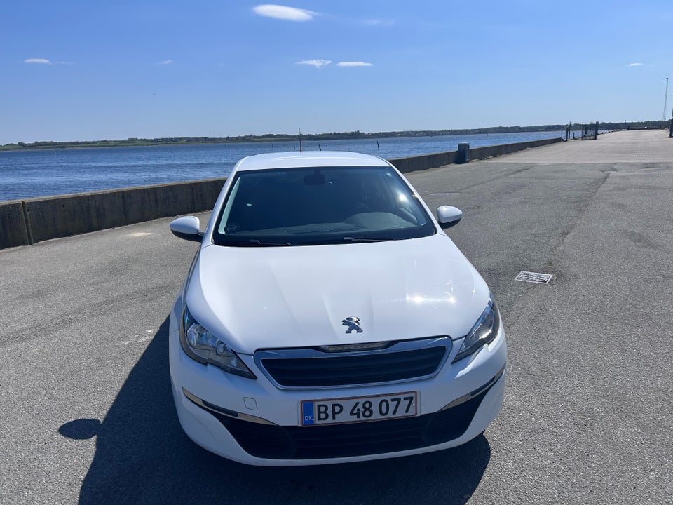 Peugeot 308 1,6 BlueHDi 120 Collection SW 5d
