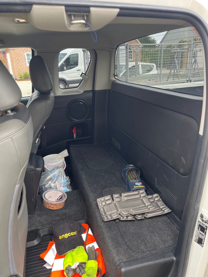 Toyota HiLux 2,4 D-4D 150 T2 Ex.Kab 4x4 4d