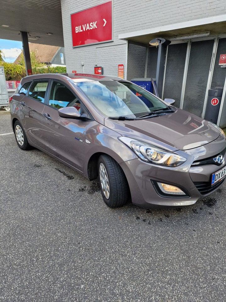 Hyundai i30 1,6 CRDi 110 XTR CW Eco 5d