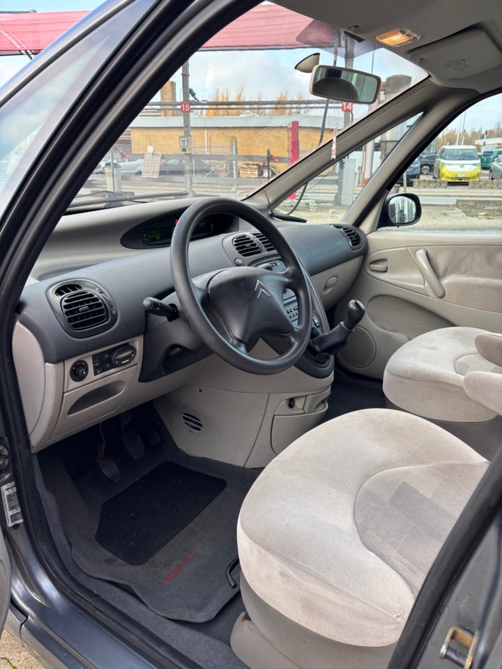 Citroën Xsara Picasso 1,8i 16V Prestige 5d
