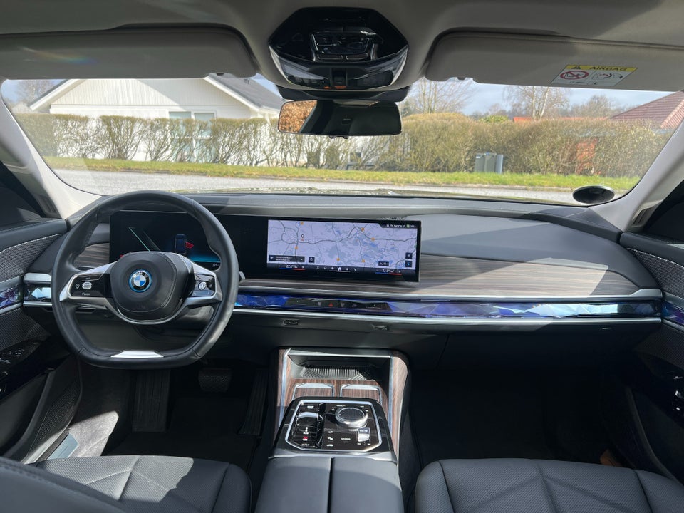 BMW i7 xDrive60 M-Sport 4d