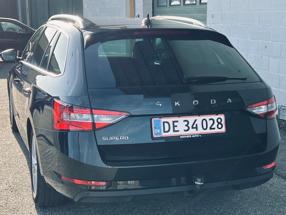 Skoda Superb 1,4 TSi iV Plus Combi DSG 5d