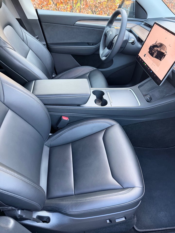 Tesla Model Y Long Range AWD 5d