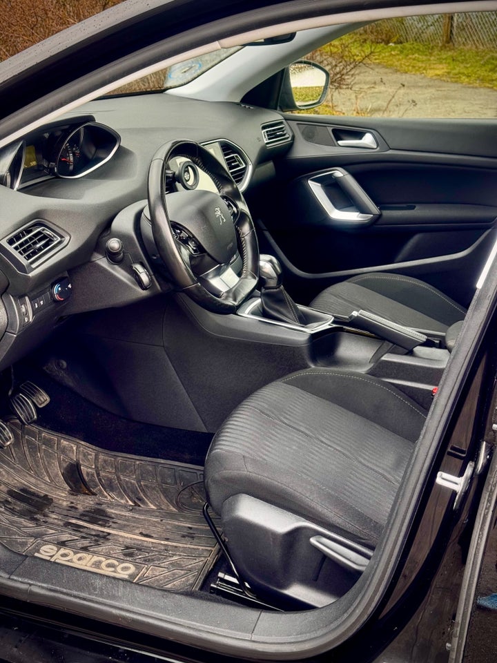 Peugeot 308 1,2 e-THP 110 Active 5d