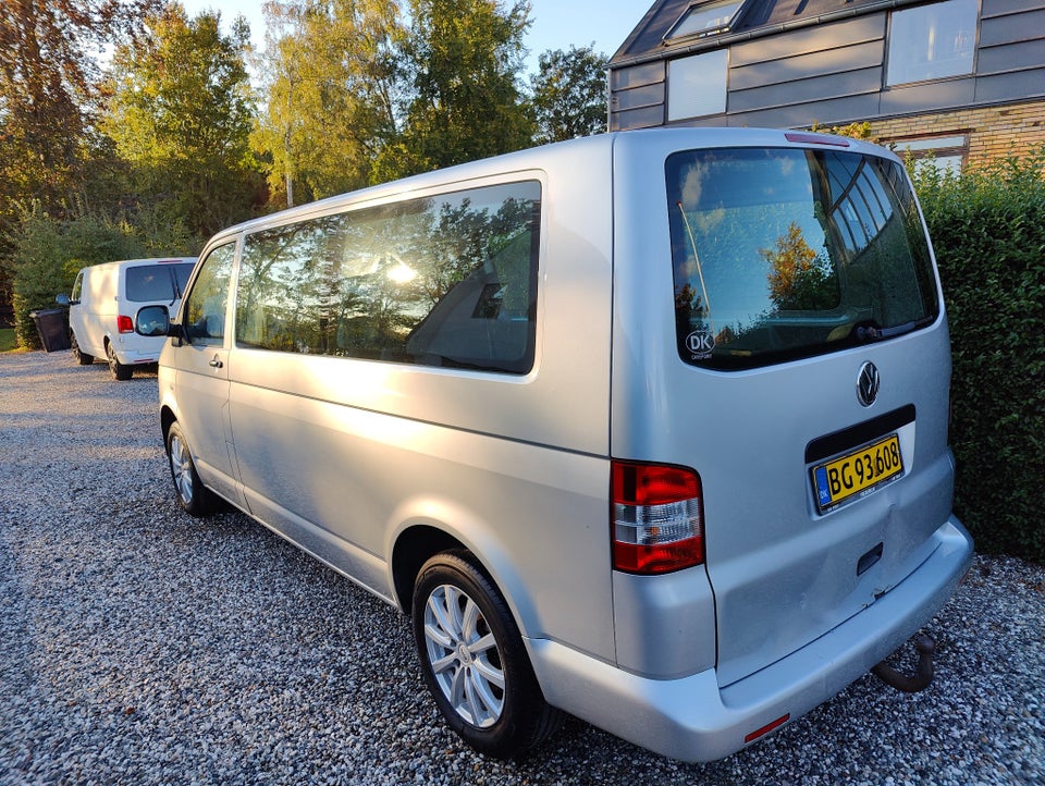 VW Transporter 2,0 TDi 140 Kombi lang DSG 4d