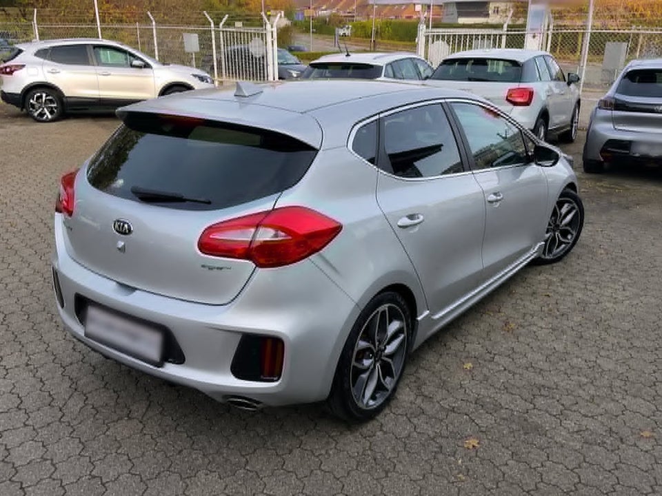Kia Ceed 1,6 T-GDi GT Advance 5d