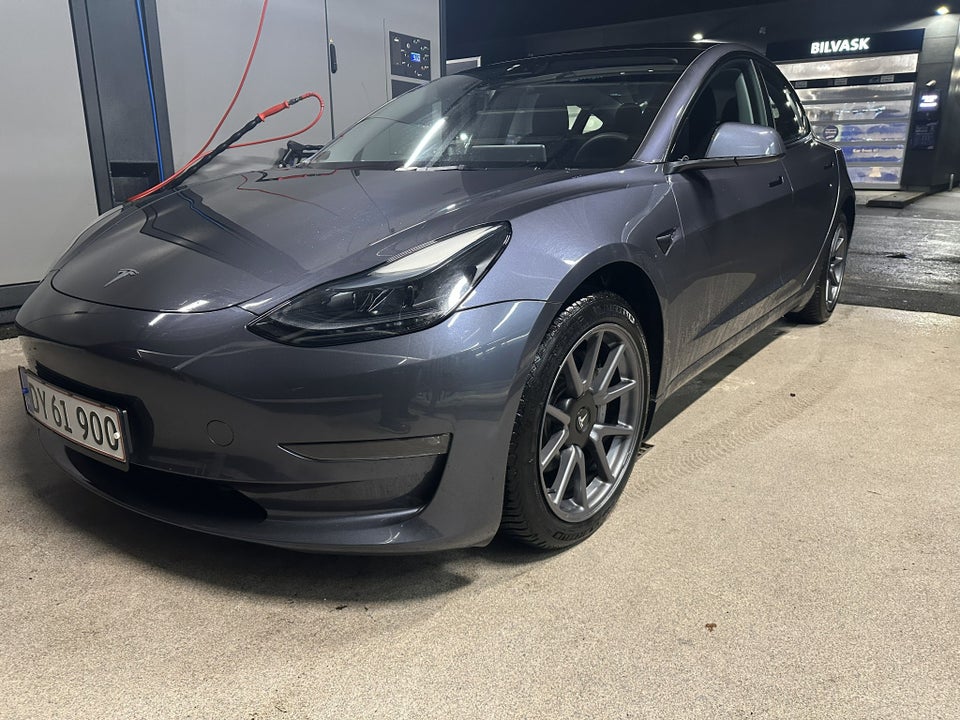 Tesla Model 3 Long Range AWD 4d