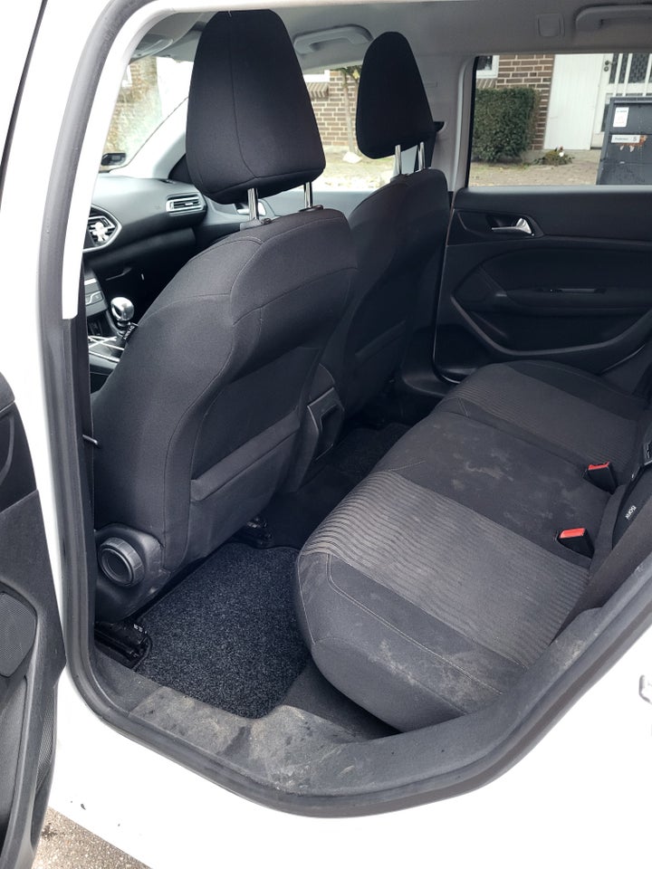 Peugeot 308 1,6 BlueHDi 120 Style SW 5d