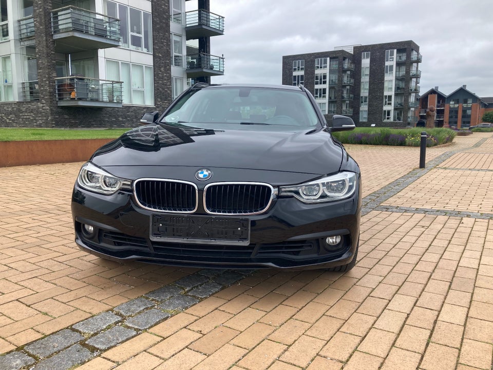 BMW 320i 2,0 Touring 5d