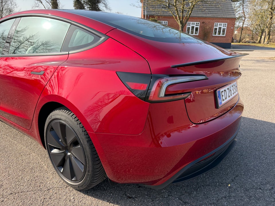 Tesla Model 3 RWD 4d