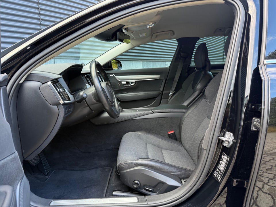 Volvo V90 2,0 T5 254 Momentum aut. 5d