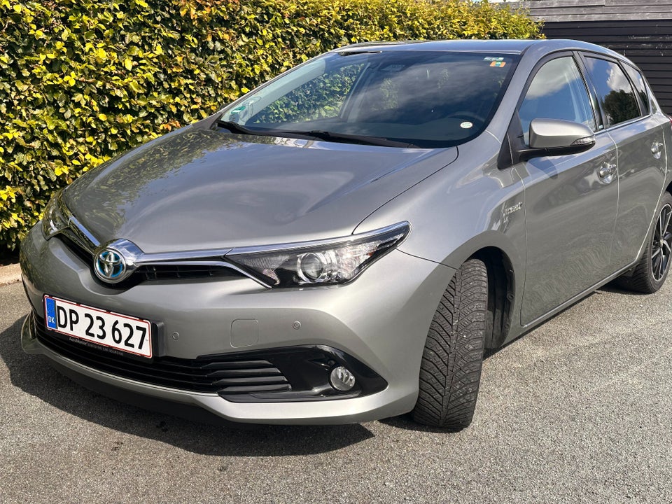 Toyota Auris 1,8 Hybrid H2 Style CVT 5d