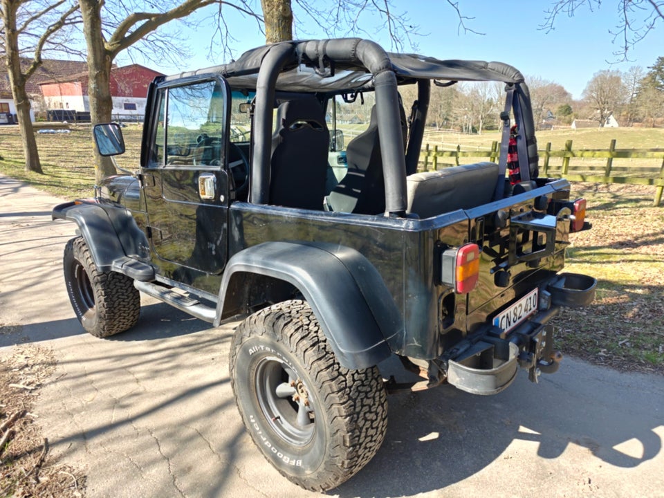 Jeep Wrangler 2,5  2d