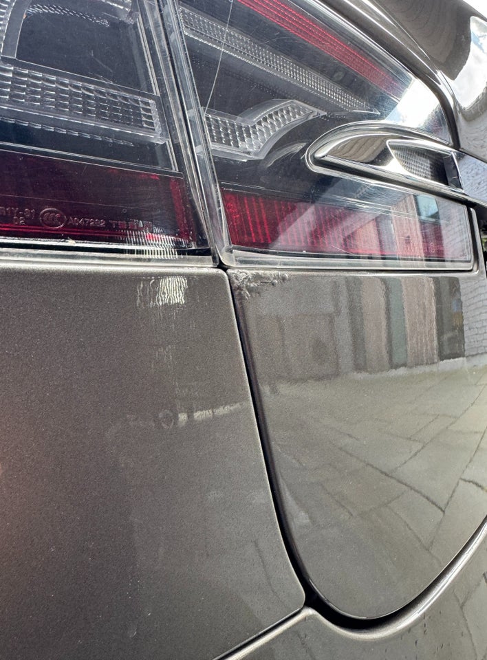 Tesla Model S 90D 5d