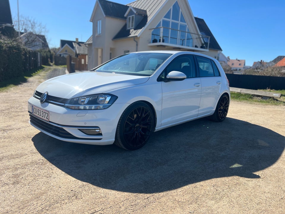 VW Golf VII 2,0 TDi 150 Comfortline Connect DSG 5d