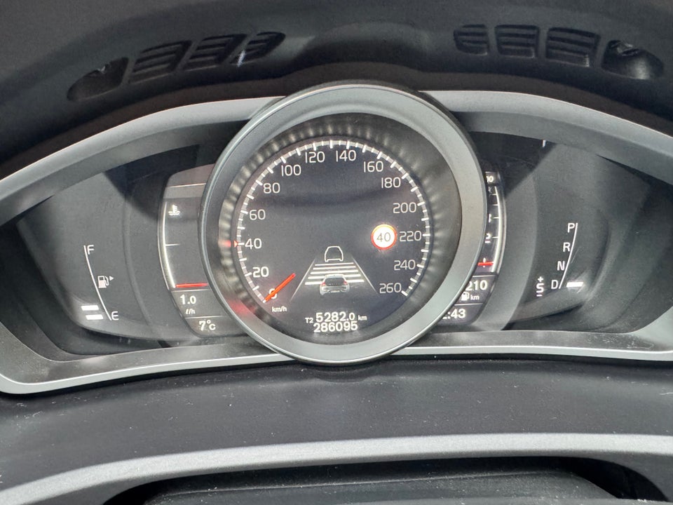 Volvo V40 2,0 D2 120 Momentum aut. 5d