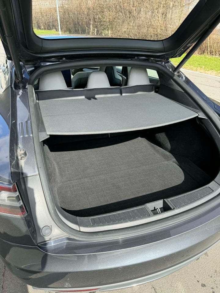 Tesla Model S 90D 5d