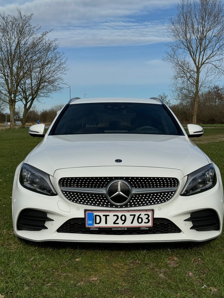 Mercedes C300 de 2,0 AMG Line stc. aut. 5d