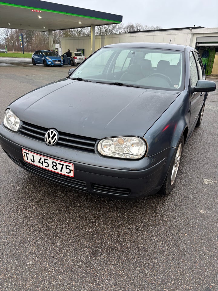 VW Golf IV 1,8 Basis 5d