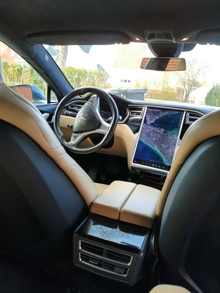 Tesla Model S 85 5d
